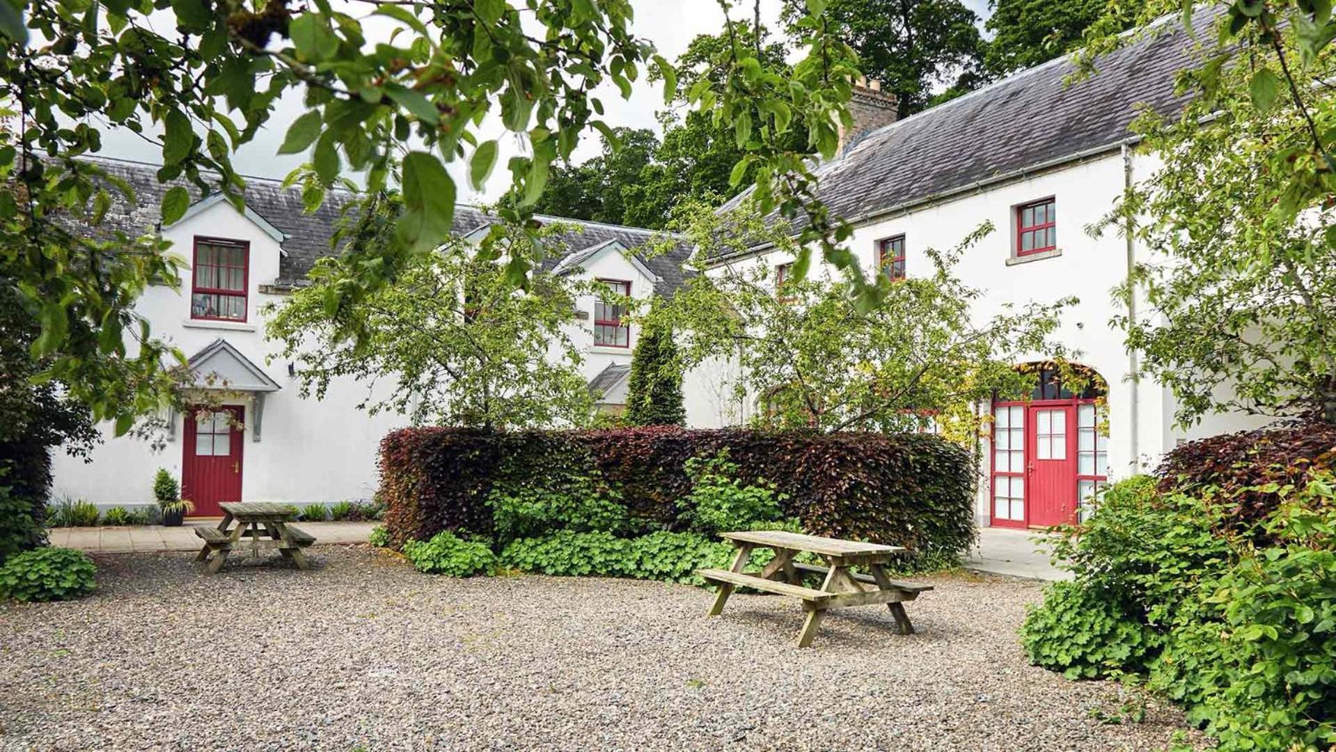 فيلا Old Stable Mews Castle Leslie Glaslough المظهر الخارجي الصورة
